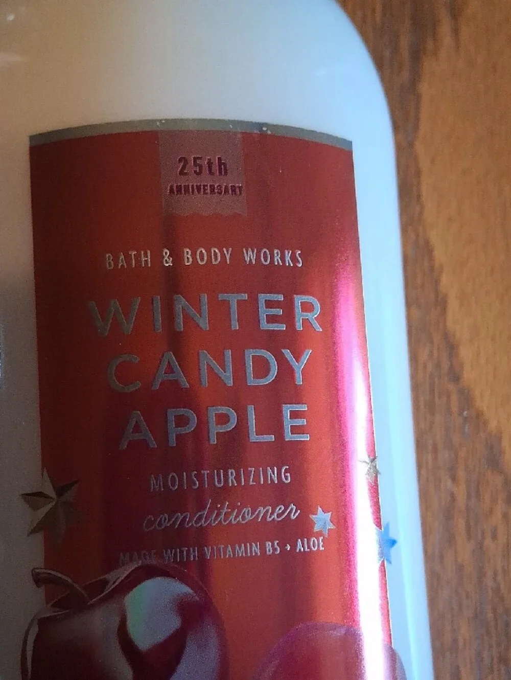 Bath & Body Works Winter Candy Apple Moisturizing Conditioner - Red & White